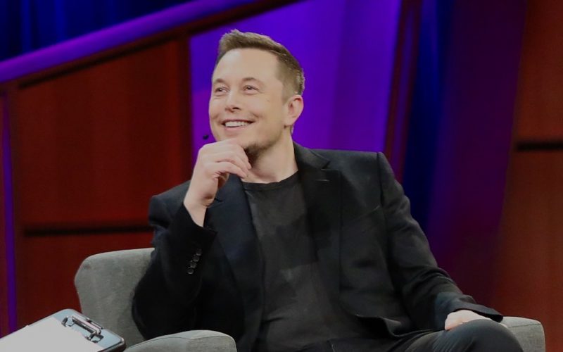Elon Musk officially owns Twitter