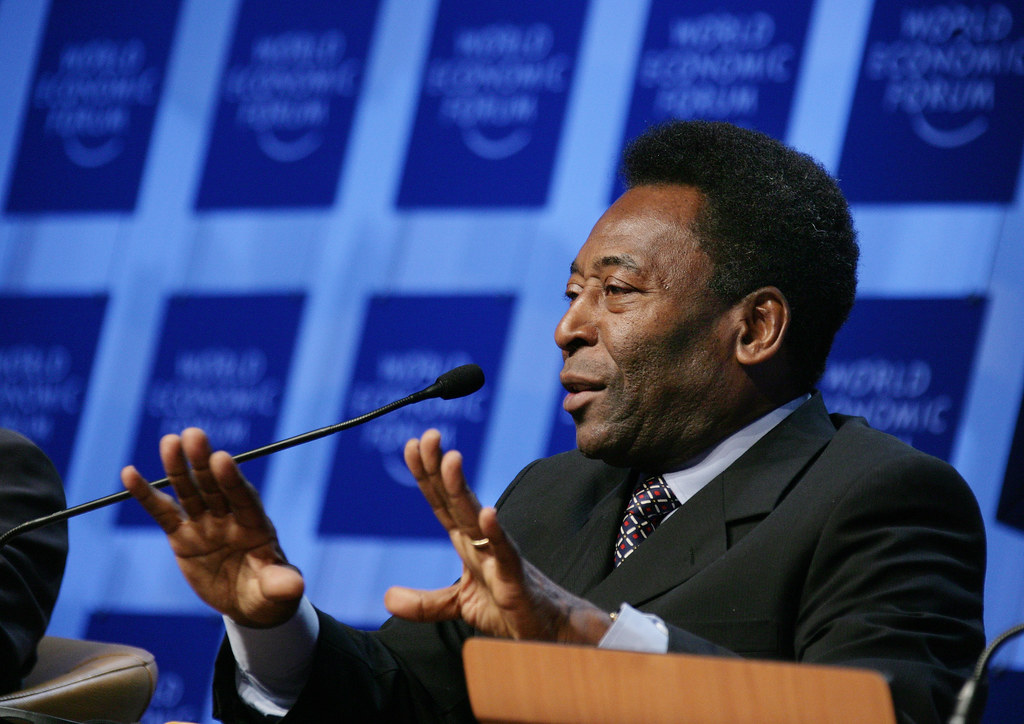 Pele, the Brazilian icon, is in the hospital, but his daughter insists that there is no emergency.