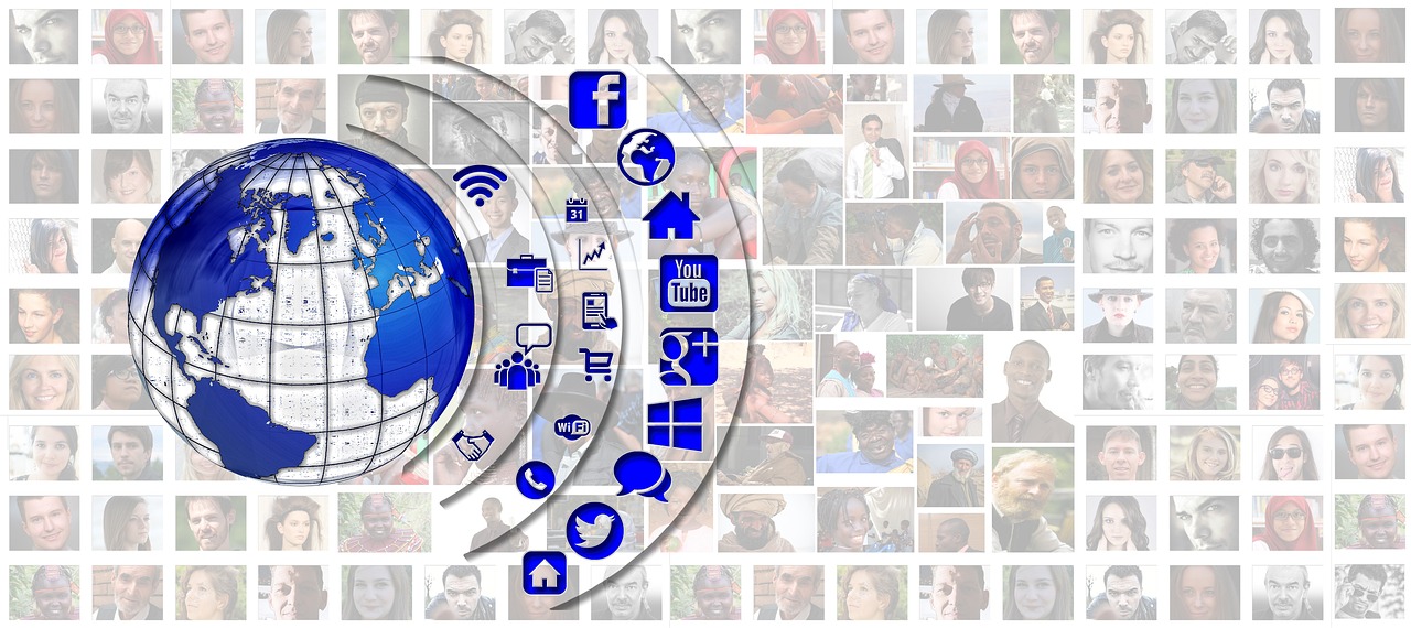 7 Ways Social Media Brings Us Together