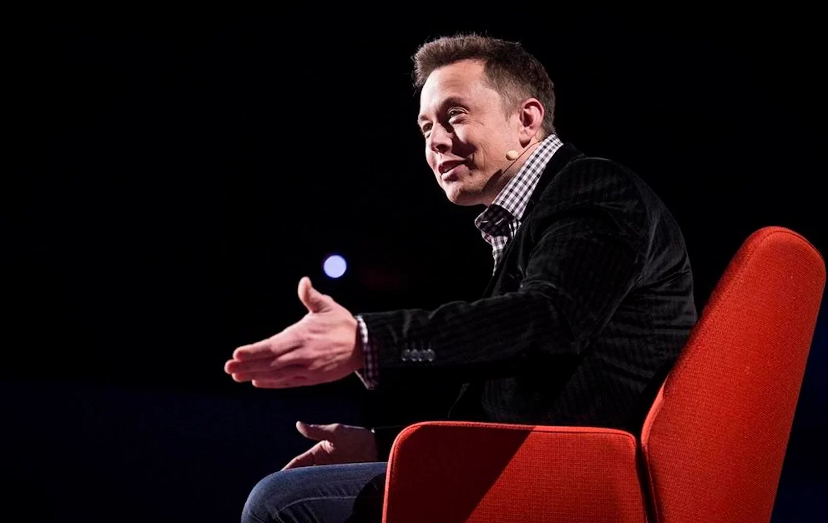 How does Elon Musk Motivate his Employees