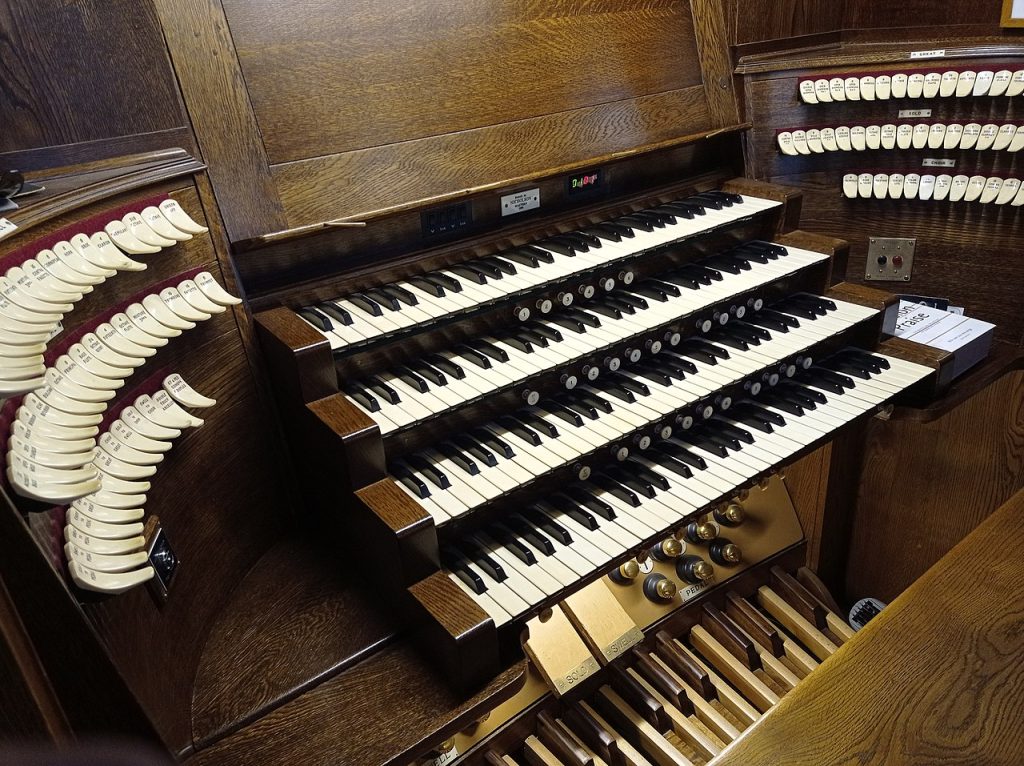 The Duration of Learning to Play the Organ