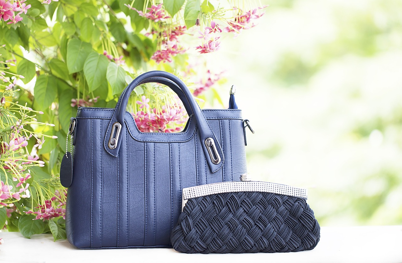 How to Start a Handbag Business From Home