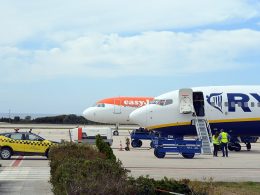 Ryanair and EasyJet looking to capitalize on Flybe's demise by hiring staff