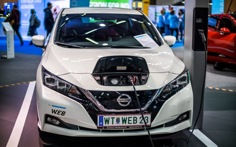 UK Electric Car Production in Jeopardy Without Cost Reduction - Nissan
