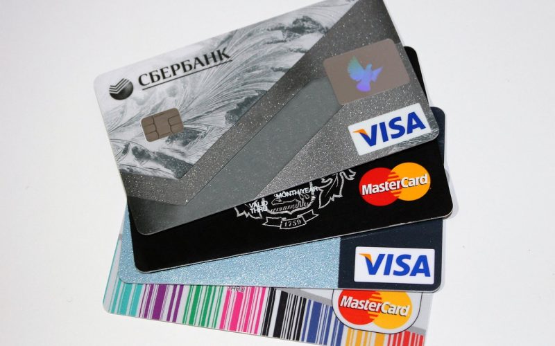 Smart Swipe: A Guide to Picking the Perfect Credit Card for Food Expenses