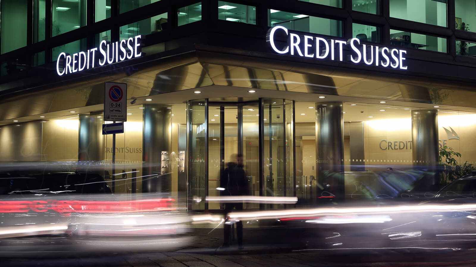 Investor Jitters Trigger Share Price Drop for Credit Suisse