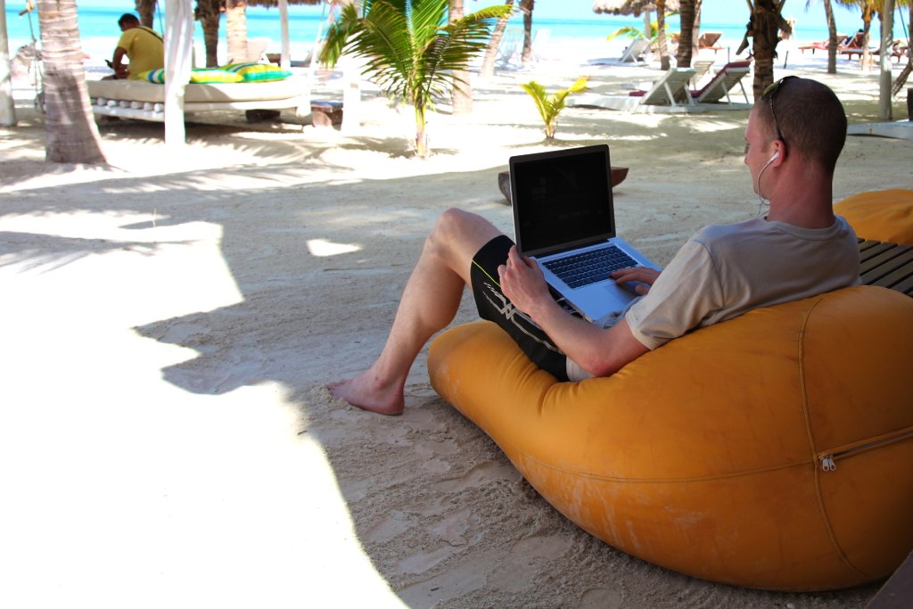 Mastering the Digital Nomad Lifestyle: Expert Tips and Best Practices